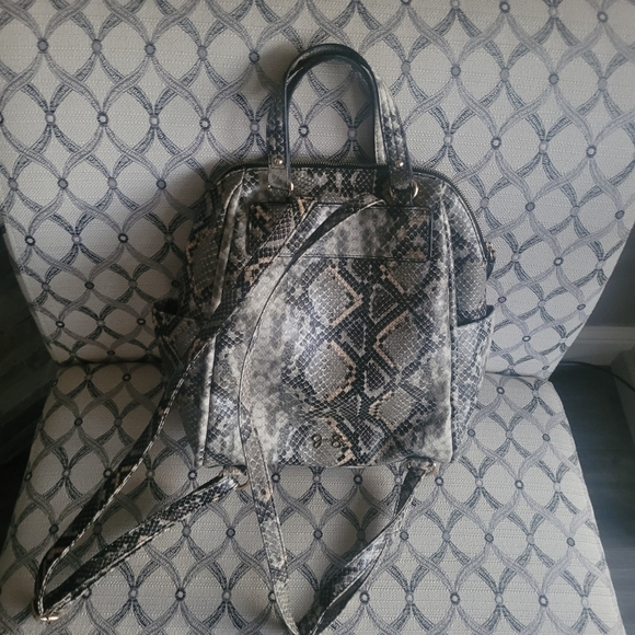 NWOT Jessica Simpson snake backpack - Picture 4 of 7